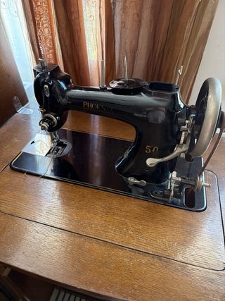 Máquina de coser PHOENIX 50 con mueble