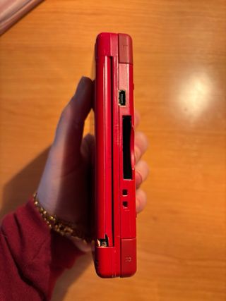 Nintendo DS Lite Roja + Estuches