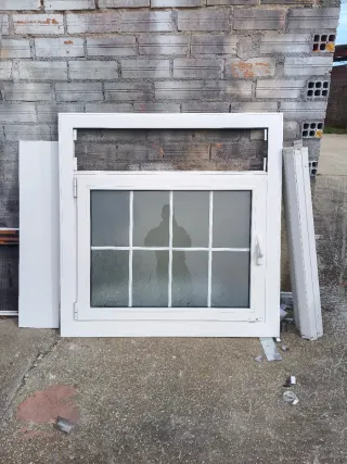 Ventana aluminio lacado blanco serie fría, persian