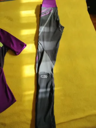 Camiseta deportiva Kalenji mujer XS morada nueva.