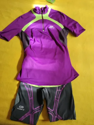Camiseta deportiva Kalenji mujer XS morada nueva.