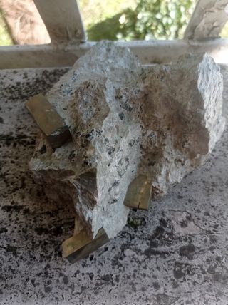 Pirite cubica di Navajun su matrice