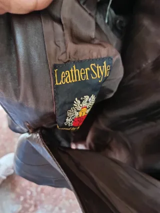 Chaqueta de piel marrón