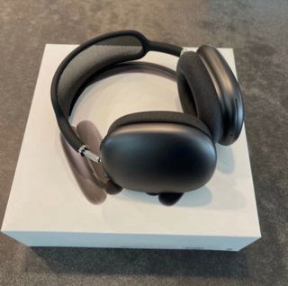 Apple AirPods Max Space Gray