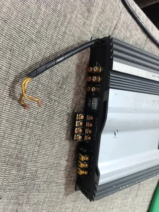 Alpine V12 MRV-F307 Amplificador 4/3/2 Canales