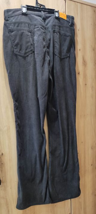 Pantalón de pana gris