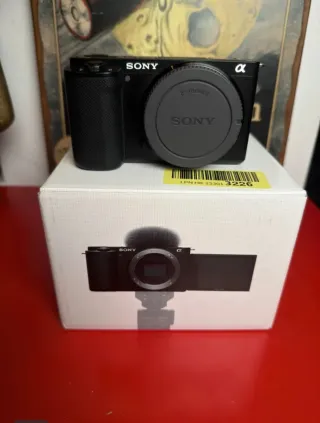 Cámara Sony ZV-E10 + Objetivo Sigma 30mm + Trípod