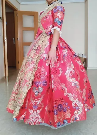 Traje de Fallera Rojo y Dorado