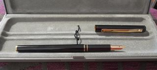 Pluma Sheaffer TRZ plumín medio