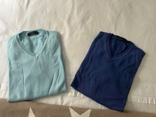 Lote 2 jerseys Zara pico Talla M uno azul claro