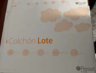 Colchón y almohada para bebé nuevos