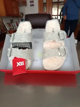 Xti Zapatillas Casa Beige/Gris Talla 38