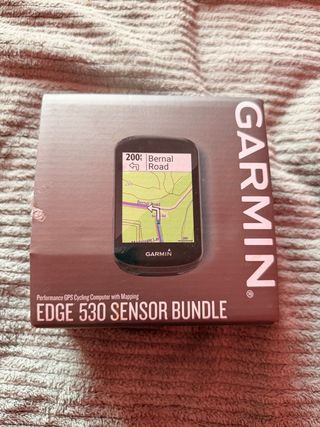 Garmin Edge 530 con sensor de velocidad.