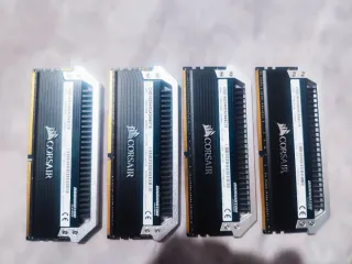 32GB DDR4 - Corsair Dominator Platinum