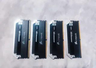 32GB DDR4 - Corsair Dominator Platinum