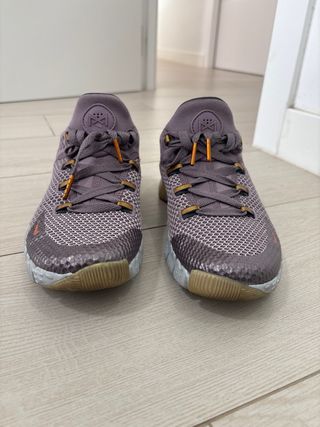 Nike Metcon 5 Morado y Dorado