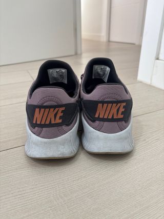 Nike Metcon 5 Morado y Dorado