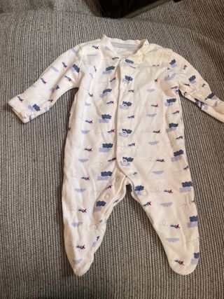 Pijama enterizo bebé aviones y nubes