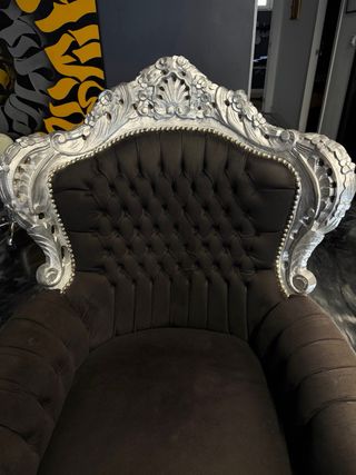 Mesa y 3 Sillas Clásicas Negras y Doradas