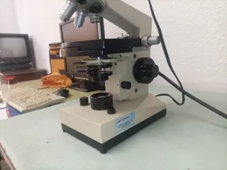 MICROSCOPIO OPTOMIC