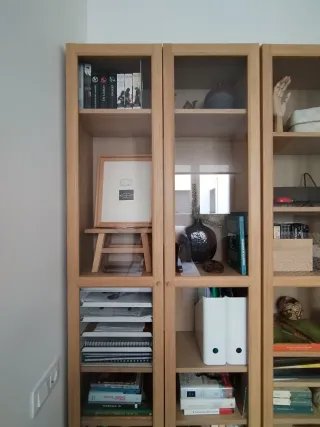 Librería / vitrina / estantería Billy Ikea roble