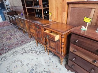 Mesas de cabeceira antigas - Valor unitário