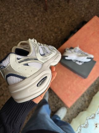 New Balance 530 Blancas Talla 44 / 43