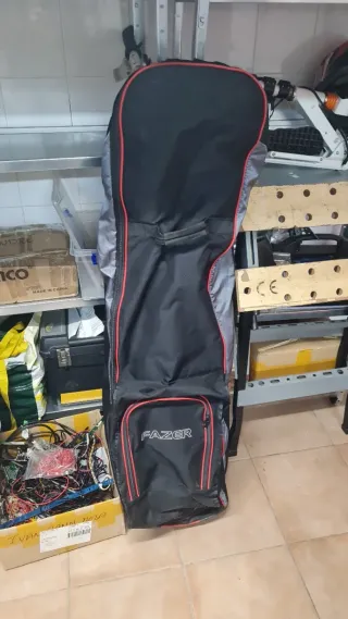 Lote 14 Palos Golf Callaway y Bolsa Nike