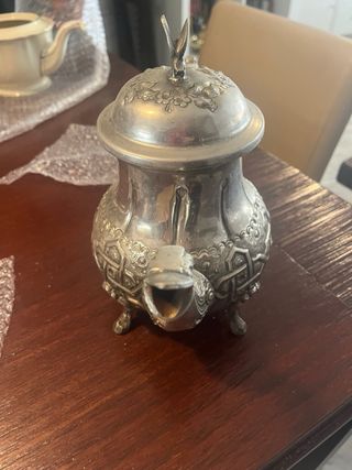 Tetera de plata antigua