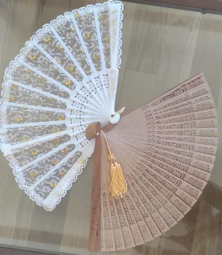 2 Abanicos Madera y Encaje