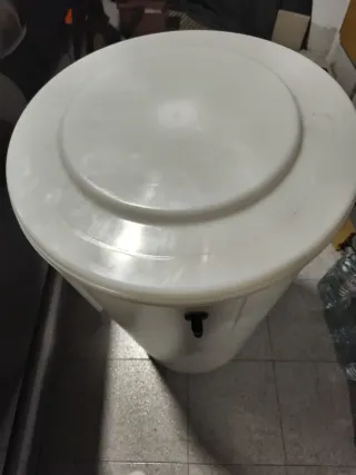 Depósito descalcificador industrial 200l.