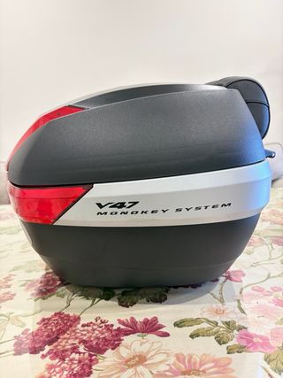 Pack GIVI V47NN: Baúl+Respaldo+ Soporte M5 + Forro