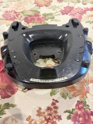 Pack GIVI V47NN: Baúl+Respaldo+ Soporte M5 + Forro