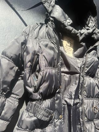 Abrigo plumífero Mango negro con cinturón