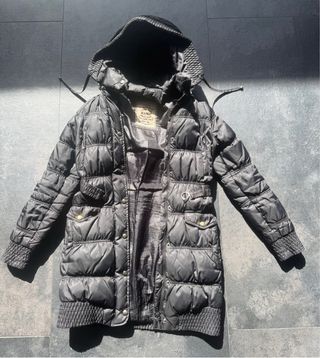 Abrigo plumífero Mango negro con cinturón