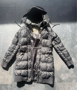 Abrigo plumífero Mango negro con cinturón