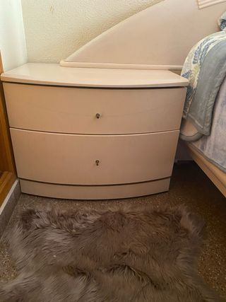 Somier con 2 mesitas, colchón y cabezal