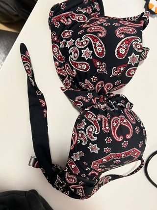 Parte arriba bikini estampado paisley