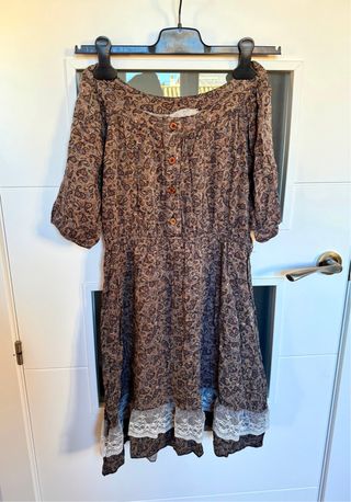 Vestido volantes beige y marrón