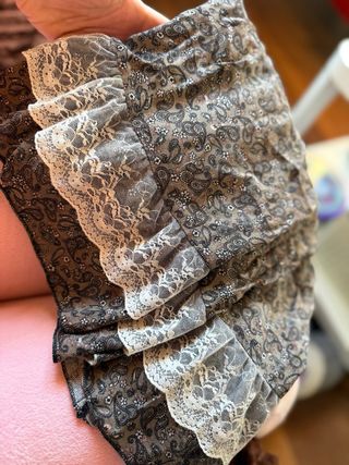 Vestido volantes beige y marrón