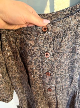 Vestido volantes beige y marrón