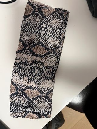 Parte de arriba bikini estampado serpiente