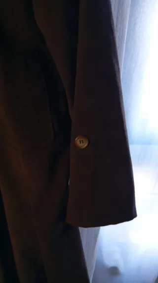 Chaqueta negra con botones