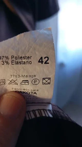 Chaqueta negra con botones