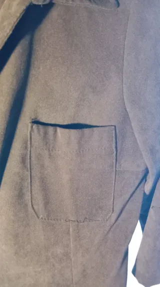 Chaqueta negra con botones