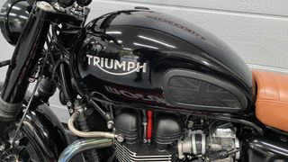 Triumph Bonneville SE Negra y Marrón