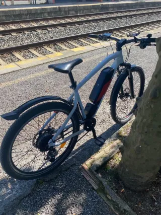 Bicicleta Eléctrica Rockrider E-ST 100 Blanca