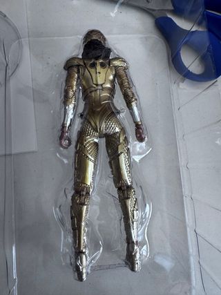 Figura McFarlane Wonder Woman 1984 Armadura Dorada
