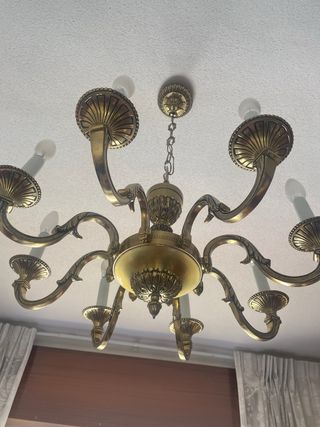 Lámpara de techo antigua dorada