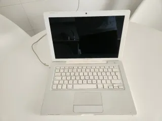 MacBook Blanco Antiguo